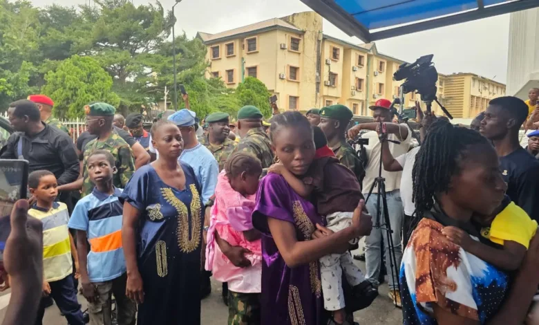 Military hands over rescued Oriire pupils, teachers to Oyo government 1 5b69c237 addd 415f 9558 14a7c411bd54
