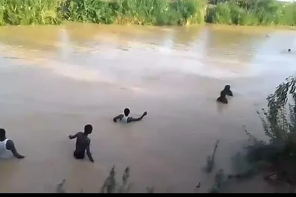 23 rescued, eight dead as search continues after Jigawa boat mishap 1
