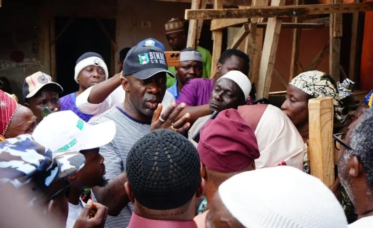 APM’s Adekanmbi donates N2.5m to Bode Market fire victims 1 f791c994 1c92 459a a293 6418cb0d043d
