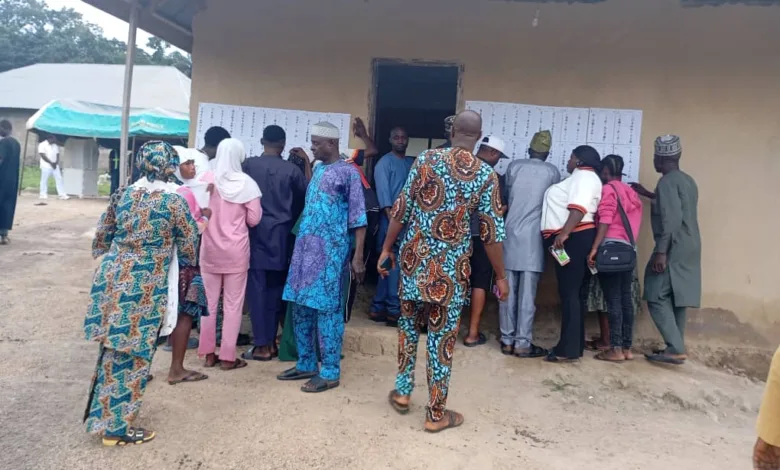 Voters, security, INEC officials arrive at Oyetola’s polling unit 1 IMG 20260815 WA0015