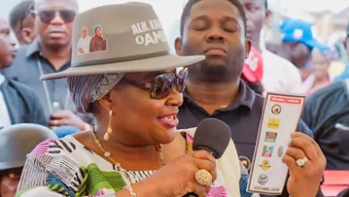 Oyetola, Oyebamiji lead APC women to Osogbo market for AMBO 2 IMG 2433