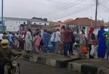 VIDEO: Osogbo residents loot warehouse after operators failed to deliver food orders 3 IMG 20260929 WA0029