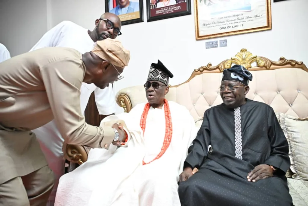 PHOTO NEWS: Tinubu visits Oba of Lagos at Iduganran Palace 6 b0cb517c 5e50 4054 b6d3 95927d93f187
